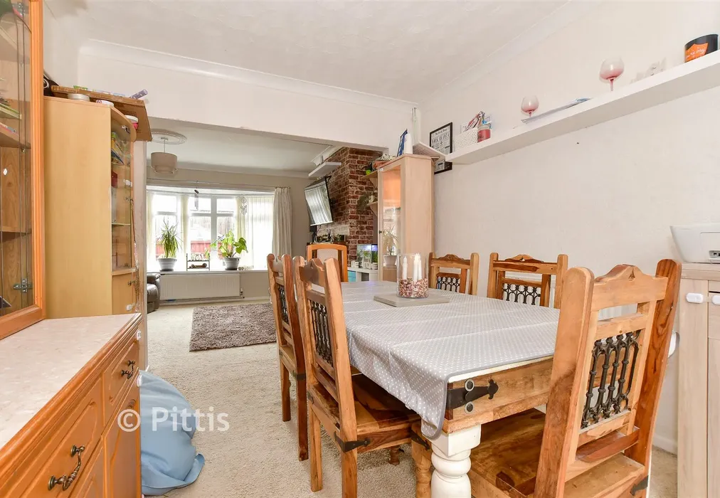 Dining Area - Prior Crescent, Newport, Isle of Wight - Wards of Kent