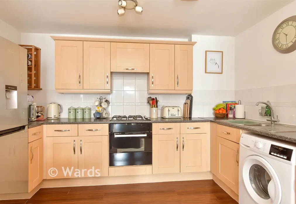 Kitchen - Esparto Way, Dartford, Kent - Wards of Kent