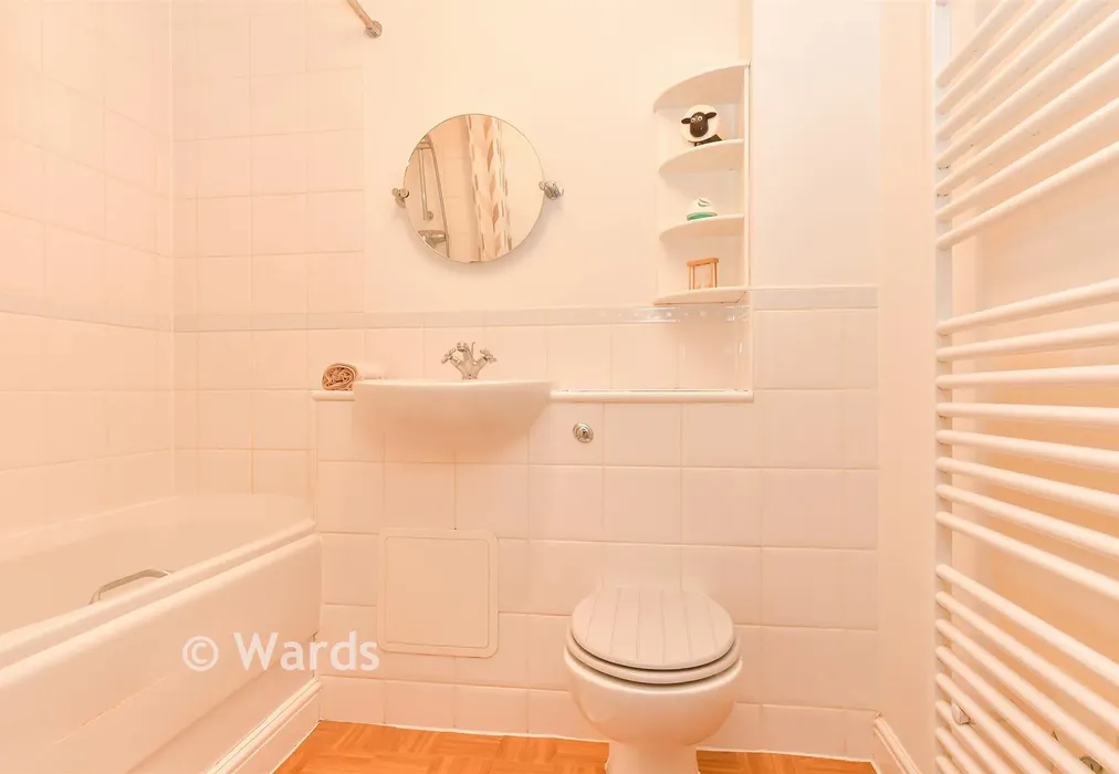 Bathroom - Esparto Way, Dartford, Kent - Wards of Kent