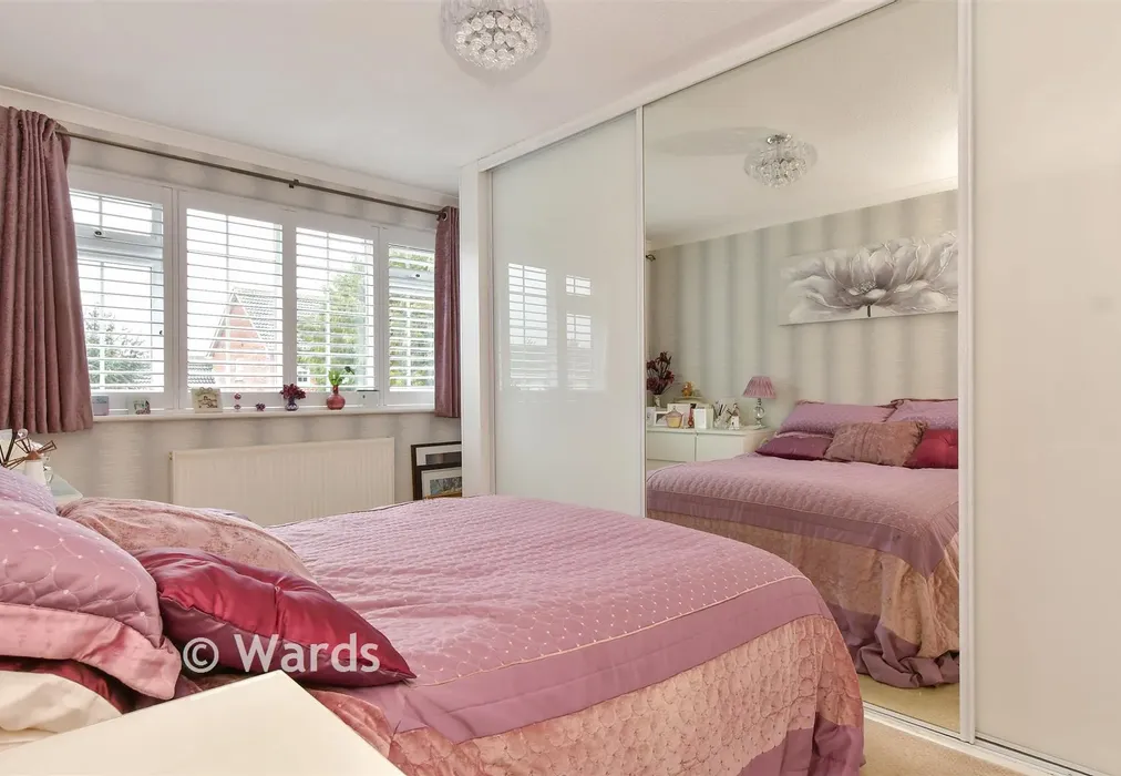 Bedroom 1 - St. John's Way, Rochester, Kent - Wards of Kent