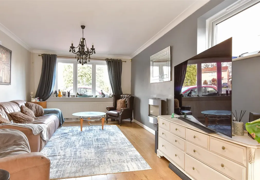 Lounge - Halcot Avenue, Bexleyheath, Kent - Wards of Kent