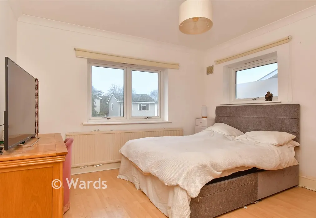 Bedroom 1 - Halcot Avenue, Bexleyheath, Kent - Wards of Kent