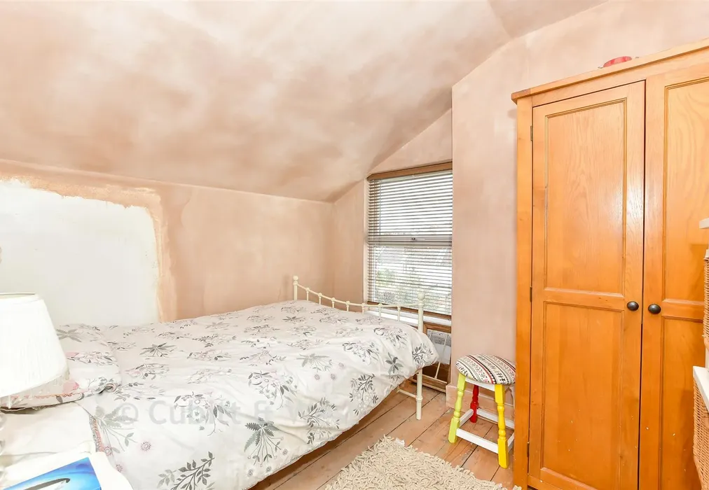 Bedroom 4 - Duncan Road, Southsea, Hampshire - Wards of Kent