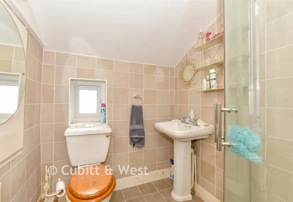Shower Room - Duncan Road, Southsea, Hampshire - Wards of Kent