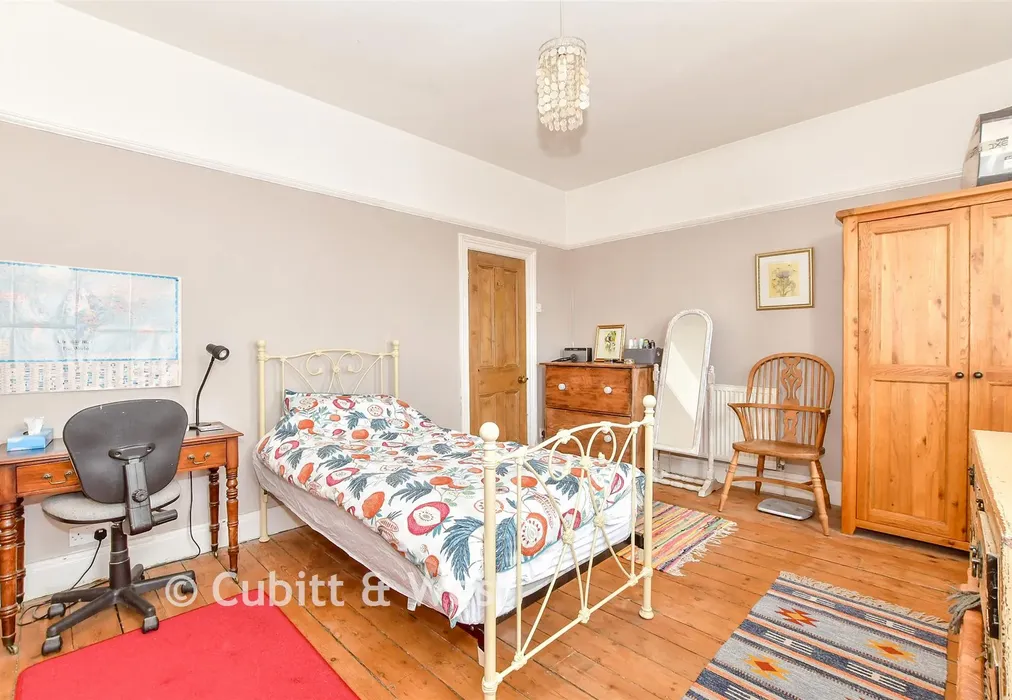 Bedroom 1 - Duncan Road, Southsea, Hampshire - Wards of Kent