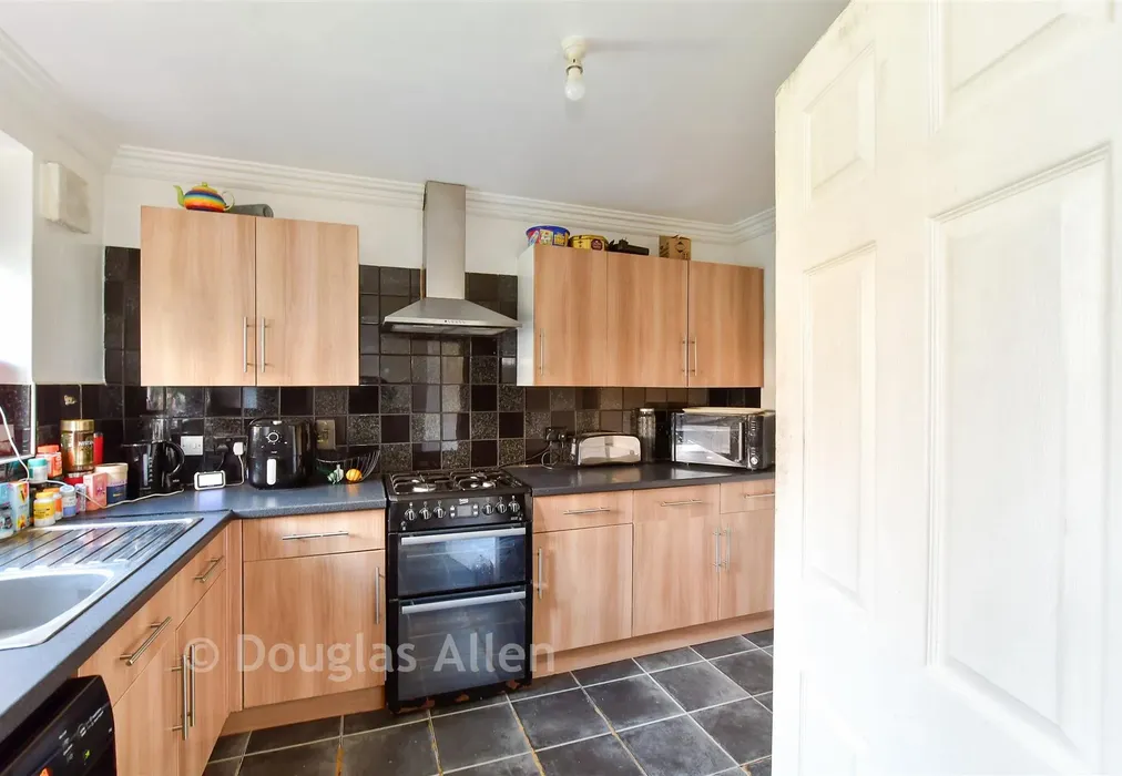 Kitchen - Victor Walk, Hornchurch, Essex - Wards of Kent