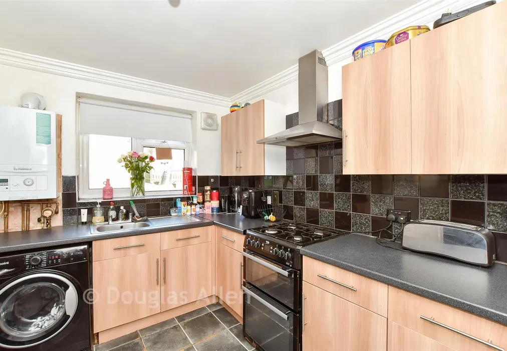 Kitchen - Victor Walk, Hornchurch, Essex - Wards of Kent