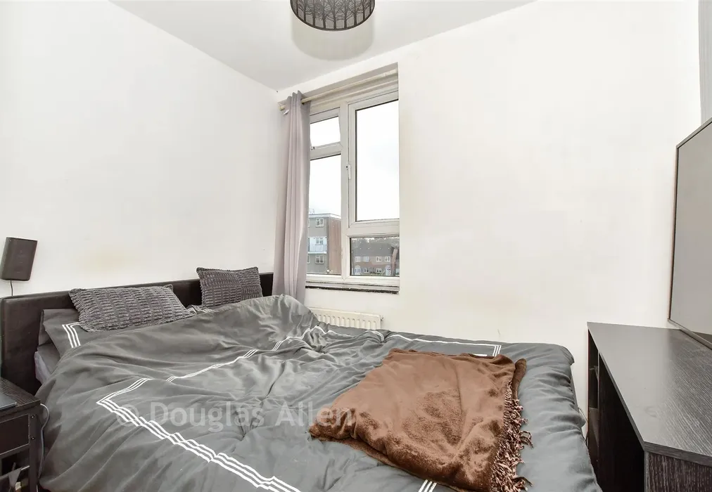 Bedroom 2 - Victor Walk, Hornchurch, Essex - Wards of Kent