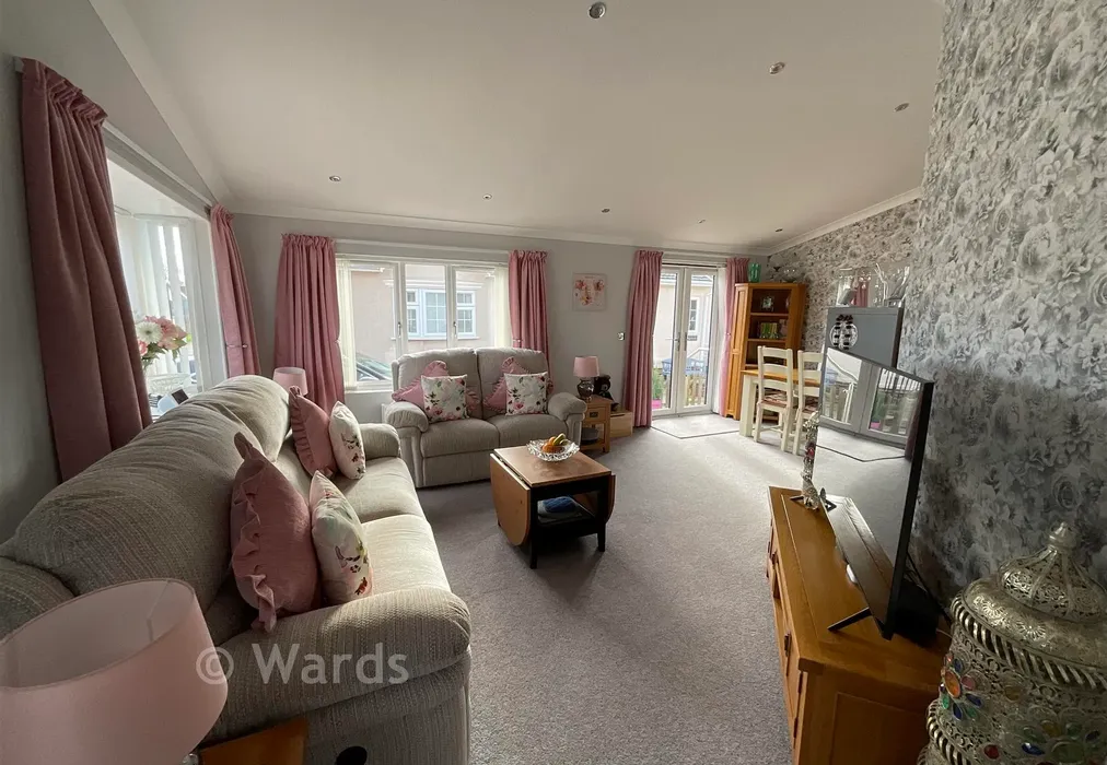 Lounge - Maidstone Road, Paddock Wood, Kent - Wards of Kent