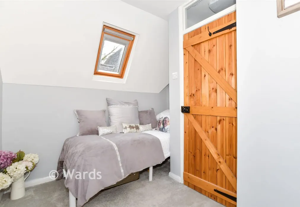 Bedroom 3 - Birling Road, Leybourne, West Malling, Kent - Wards of Kent