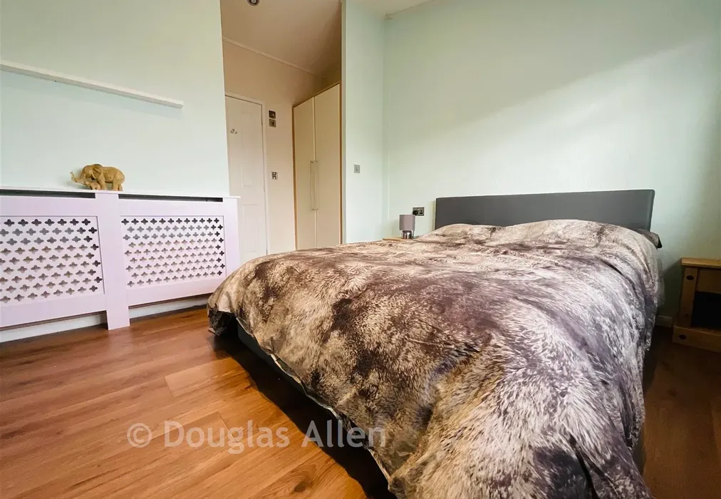 Bedroom - Palm Court, Battlesbridge, Wickford, Essex - Wards of Kent