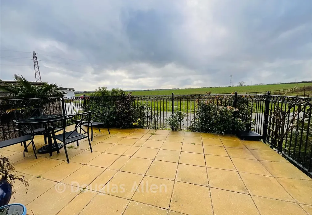 Rear Garden - Palm Court, Battlesbridge, Wickford, Essex - Wards of Kent