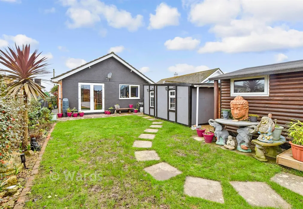 Rear Garden - Redoubt Way, Dymchurch, Romney Marsh, Kent - Wards of Kent