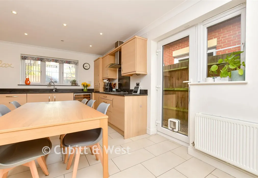Kitchen/Diner - Bankside, Epsom, Surrey - Wards of Kent