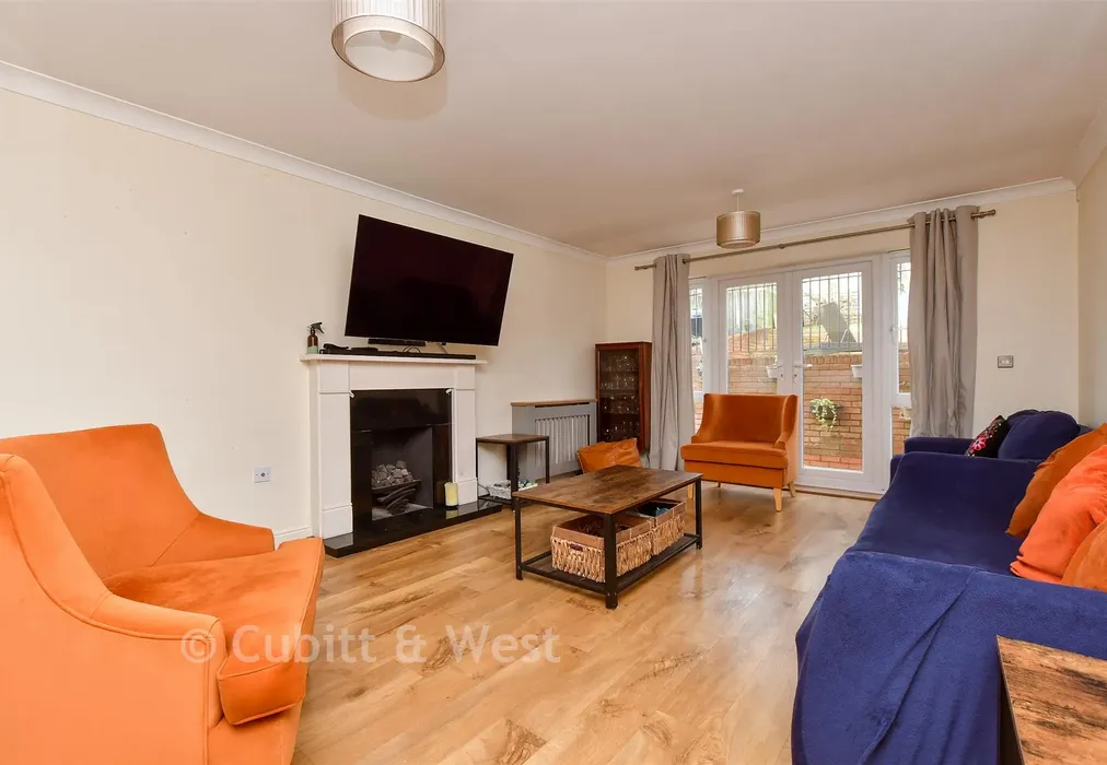 Lounge - Bankside, Epsom, Surrey - Wards of Kent
