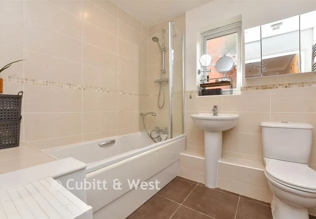 Bathroom - Bankside, Epsom, Surrey - Wards of Kent