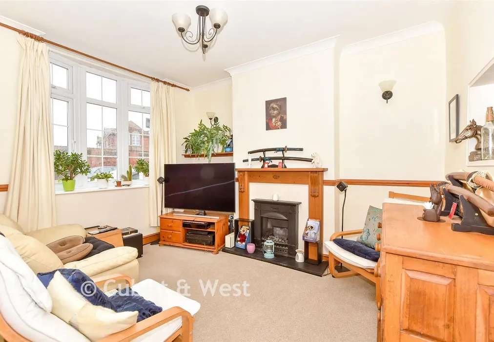 Lounge - Heidelberg Road, Southsea, Hampshire - Wards of Kent