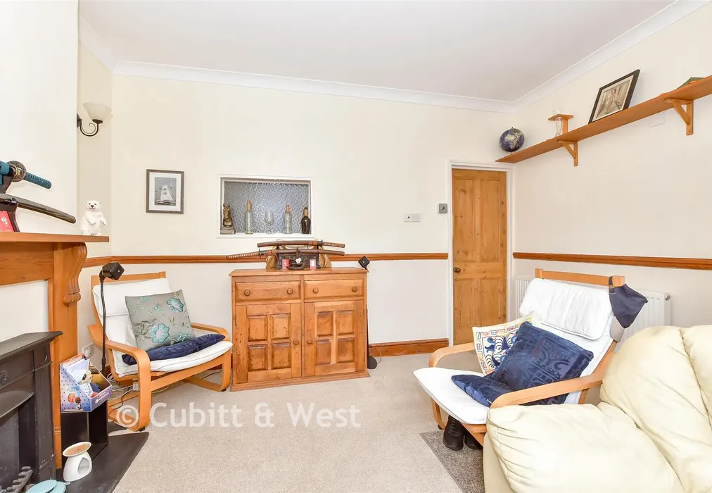 Lounge - Heidelberg Road, Southsea, Hampshire - Wards of Kent