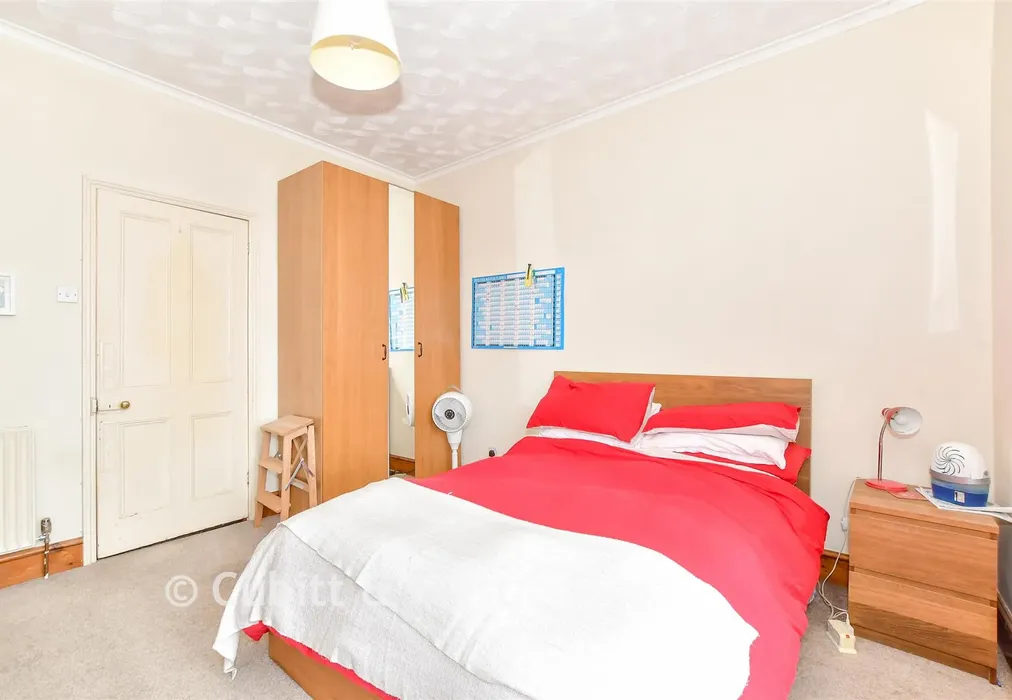 Bedroom 1 - Heidelberg Road, Southsea, Hampshire - Wards of Kent