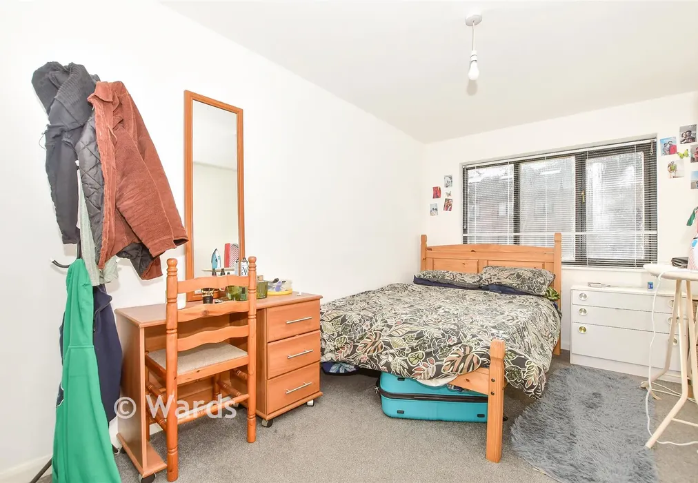 Bedroom - Lesley Place, Buckland Hill, Maidstone, Kent - Wards of Kent