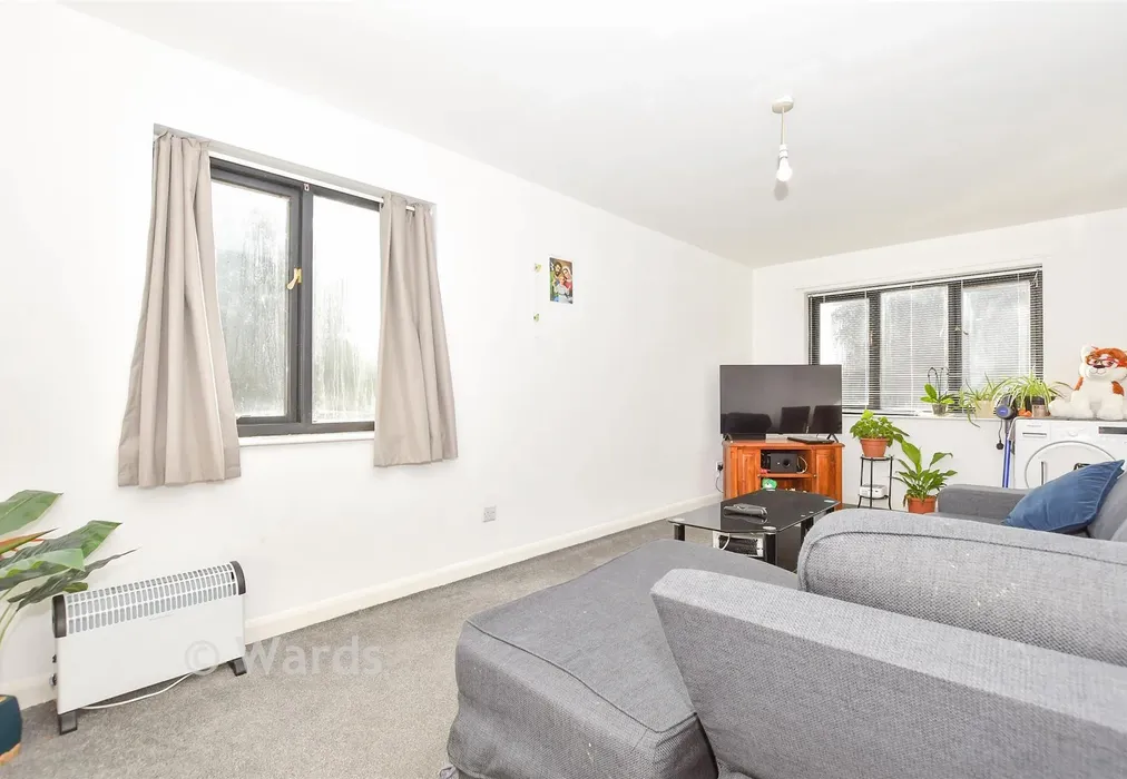 Lounge/Diner - Lesley Place, Buckland Hill, Maidstone, Kent - Wards of Kent