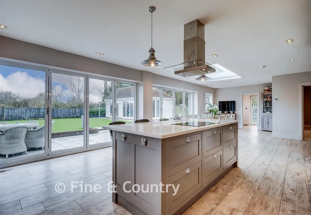 Kitchen/Breakfast Room - Copped Hall, Epping, Essex - Wards of Kent