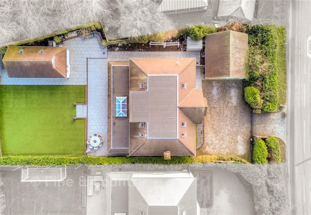 Aerial Photo - Copped Hall, Epping, Essex - Wards of Kent