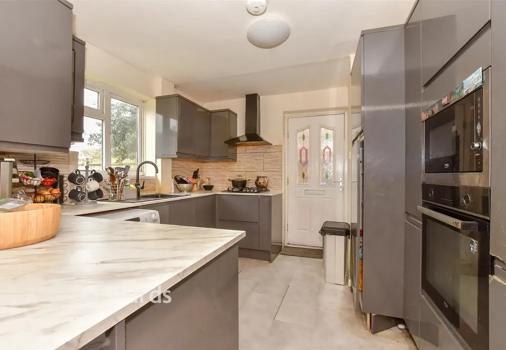 Kitchen - Sturry Road, Canterbury, Kent - Wards of Kent