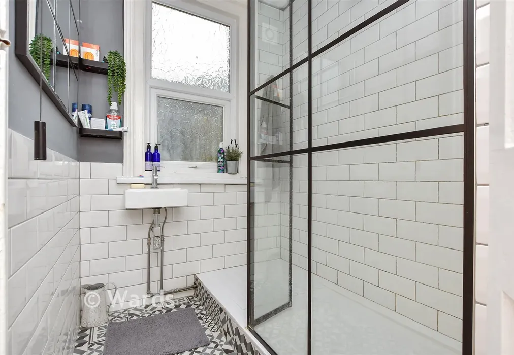 Shower Room - Upper Dane Road, Cliftonville, Margate, Kent - Wards of Kent