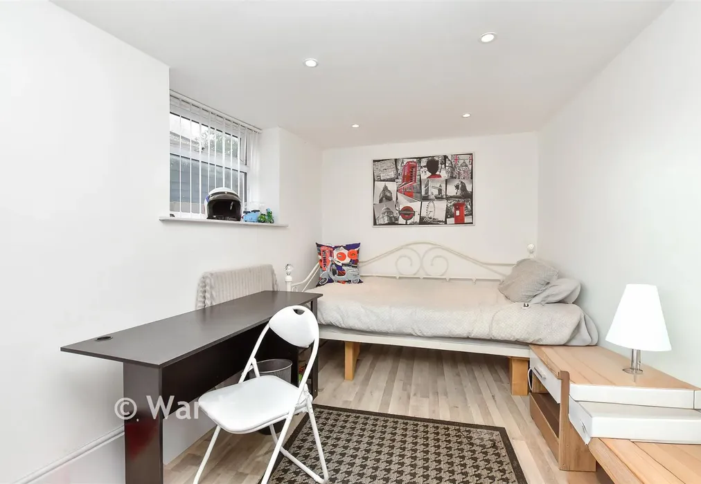 Bedroom 4 - The Street, Iwade, Sittingbourne, Kent - Wards of Kent