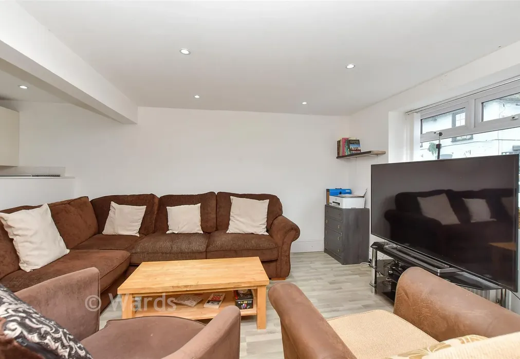 Lounge - The Street, Iwade, Sittingbourne, Kent - Wards of Kent