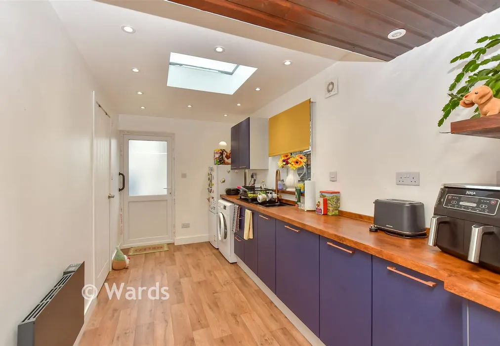 Annexe Kitchen - The Street, Iwade, Sittingbourne, Kent - Wards of Kent