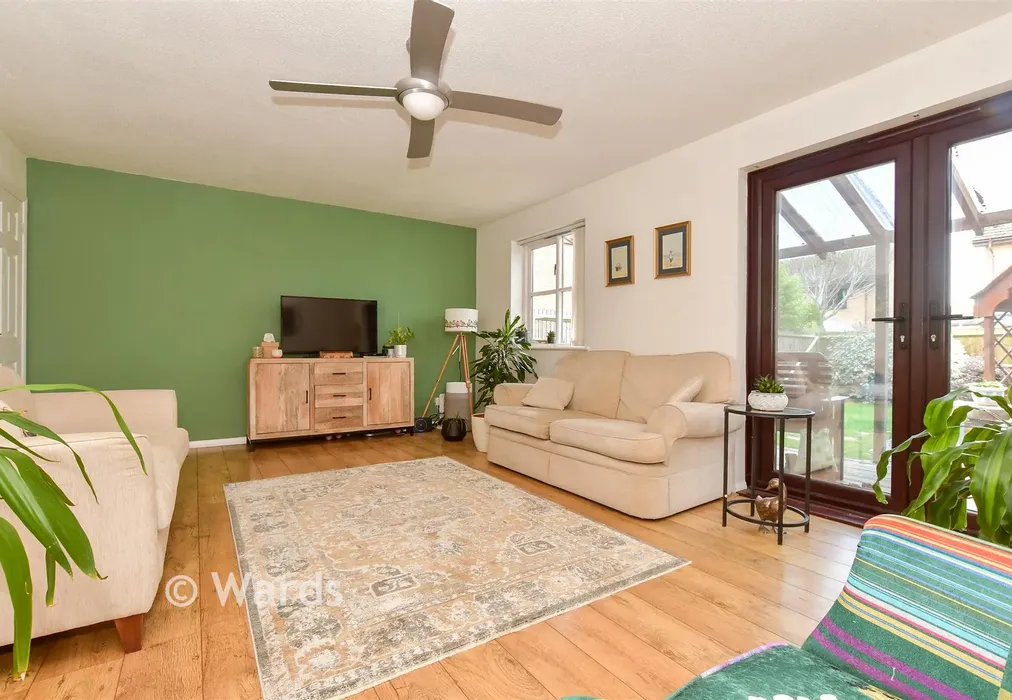 Lounge - Courtenay Road, Deal, Kent - Wards of Kent