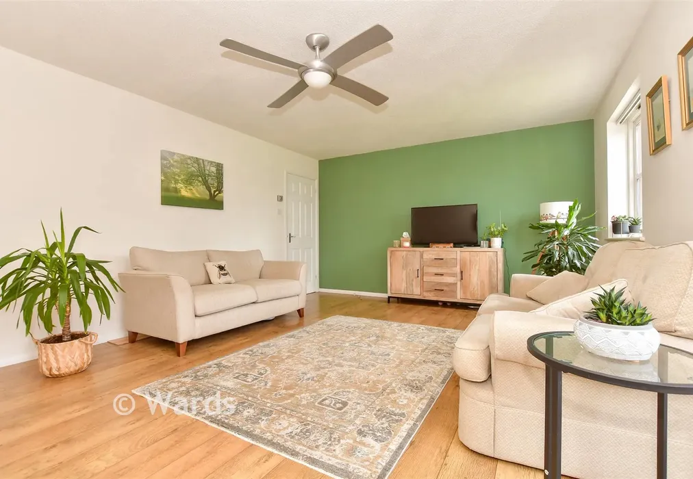 Lounge - Courtenay Road, Deal, Kent - Wards of Kent