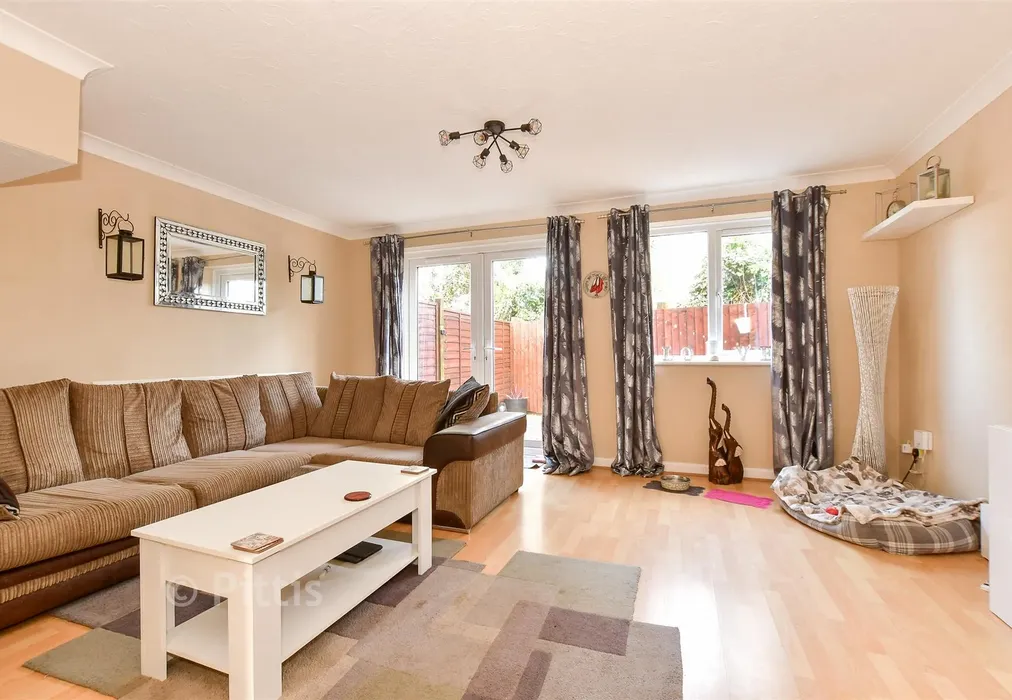 Lounge/Dining Room - Pineview Drive, Newport, Isle of Wight - Wards of Kent