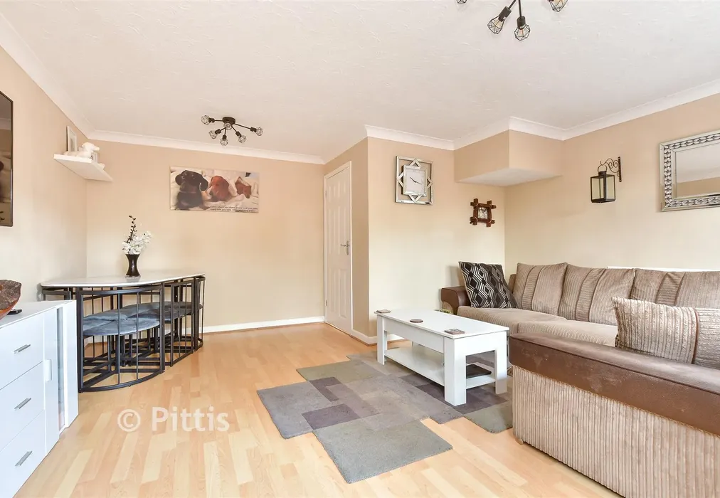 Lounge/Dining Room - Pineview Drive, Newport, Isle of Wight - Wards of Kent