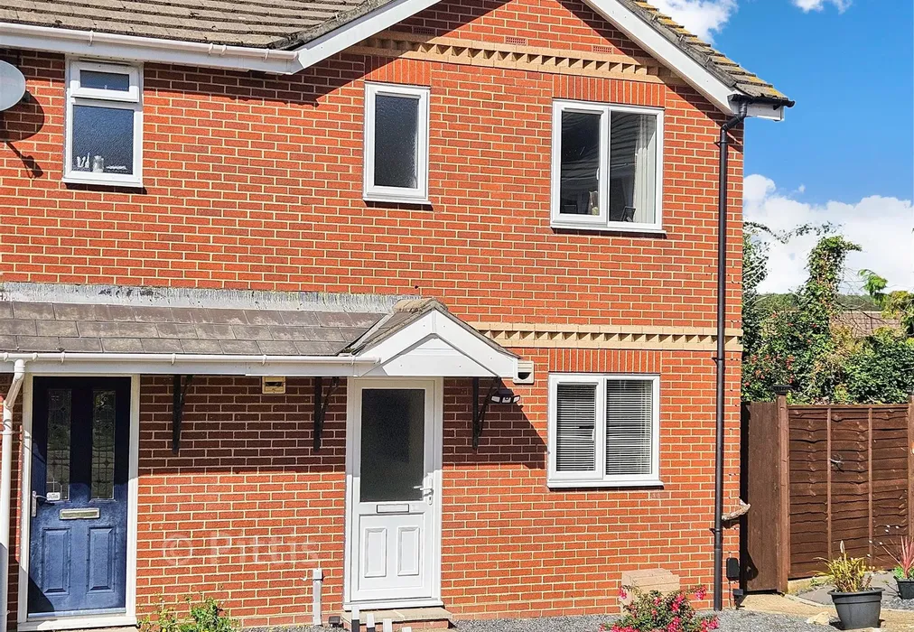 Front* - Pineview Drive, Newport, Isle of Wight - Wards of Kent