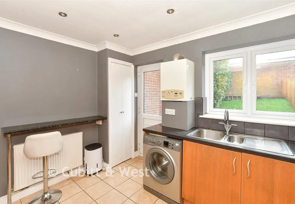 Kitchen - Hollingbourne Crescent, Tollgate Hill, Crawley, West Sussex - Wards of Kent