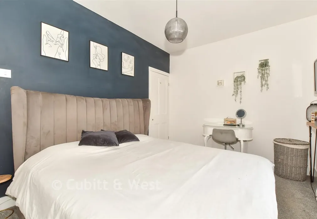 Bedroom 1 - Farningham Road, Caterham, Surrey - Wards of Kent