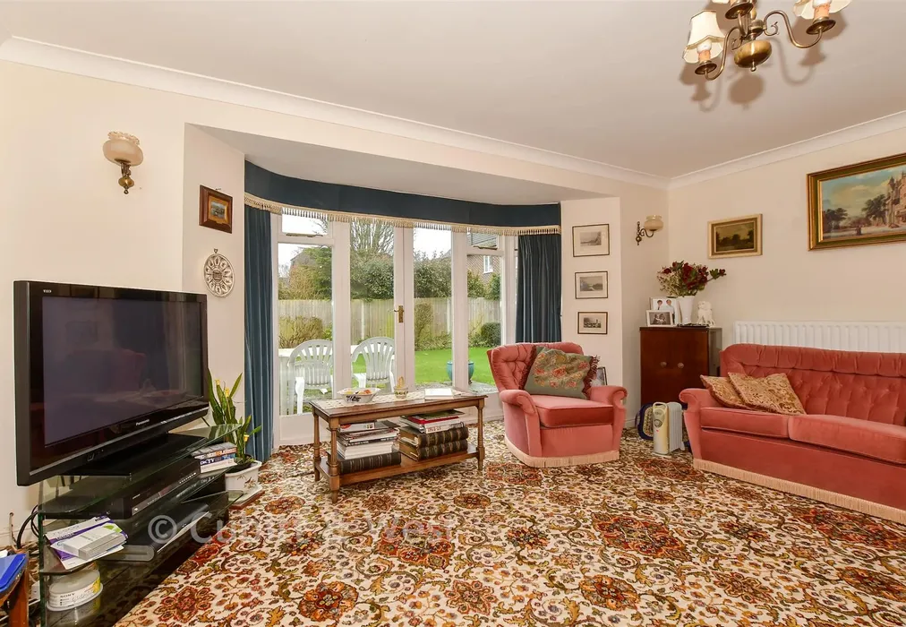 Lounge - Priors Acre, Boxgrove, Chichester, West Sussex - Wards of Kent