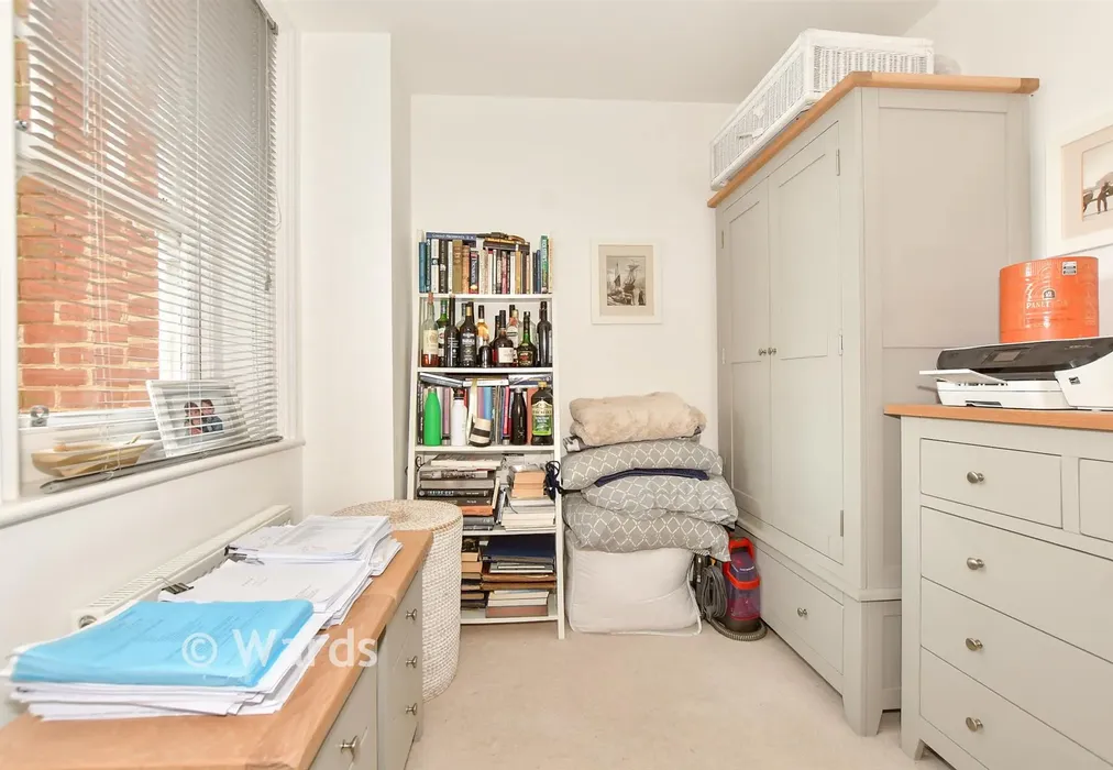 Bedroom 2 - Eversley Park, Folkestone, Kent - Wards of Kent