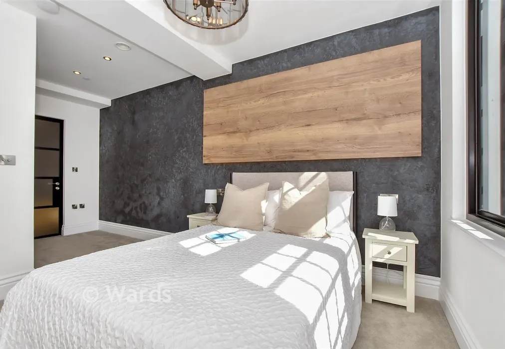 Bedroom 1 - The Carriage House, Grosvenor Road, Tunbridge Wells, Kent - Wards of Kent