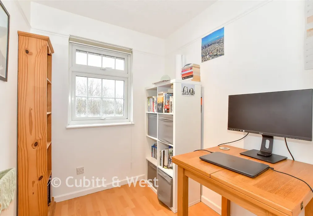 Bedroom 3 - Florentine Way, Waterlooville, Hampshire - Wards of Kent