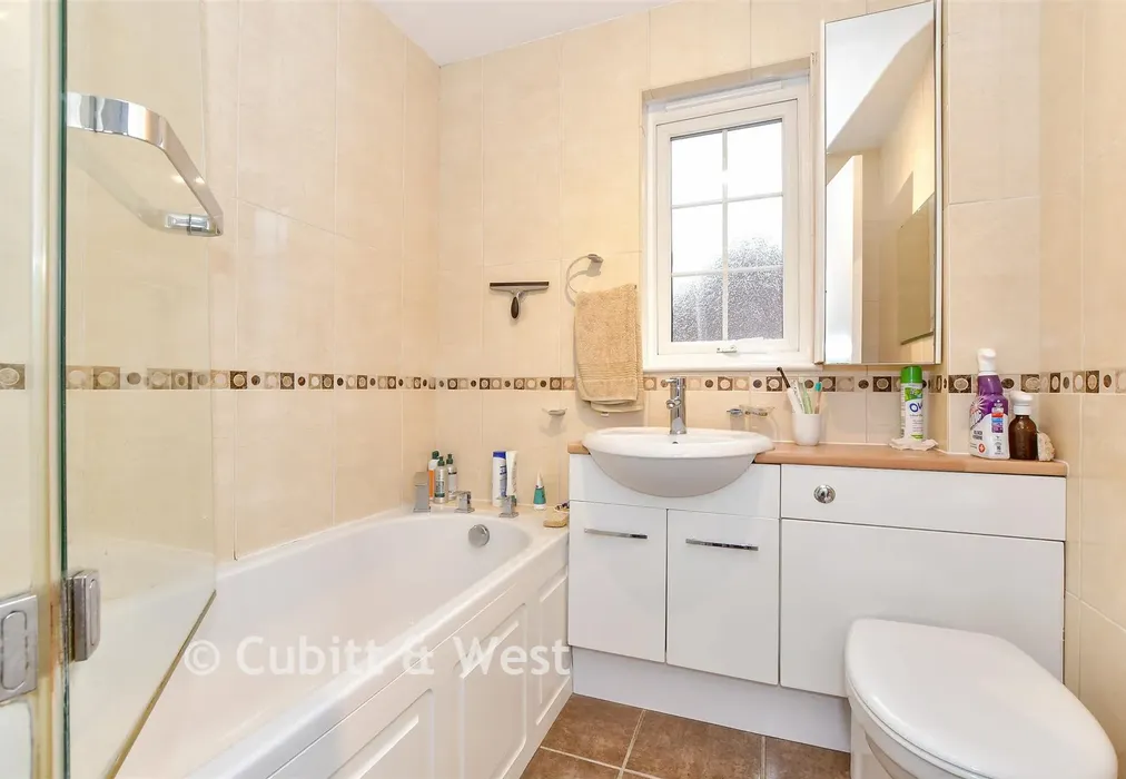 Bathroom - Florentine Way, Waterlooville, Hampshire - Wards of Kent