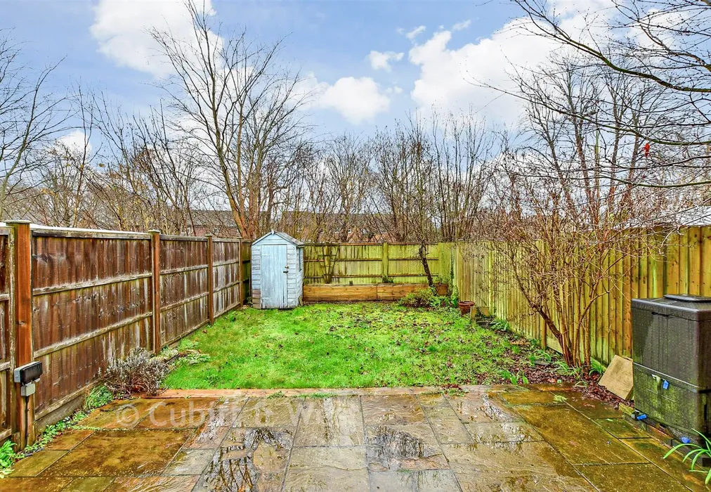 Rear Garden - Florentine Way, Waterlooville, Hampshire - Wards of Kent