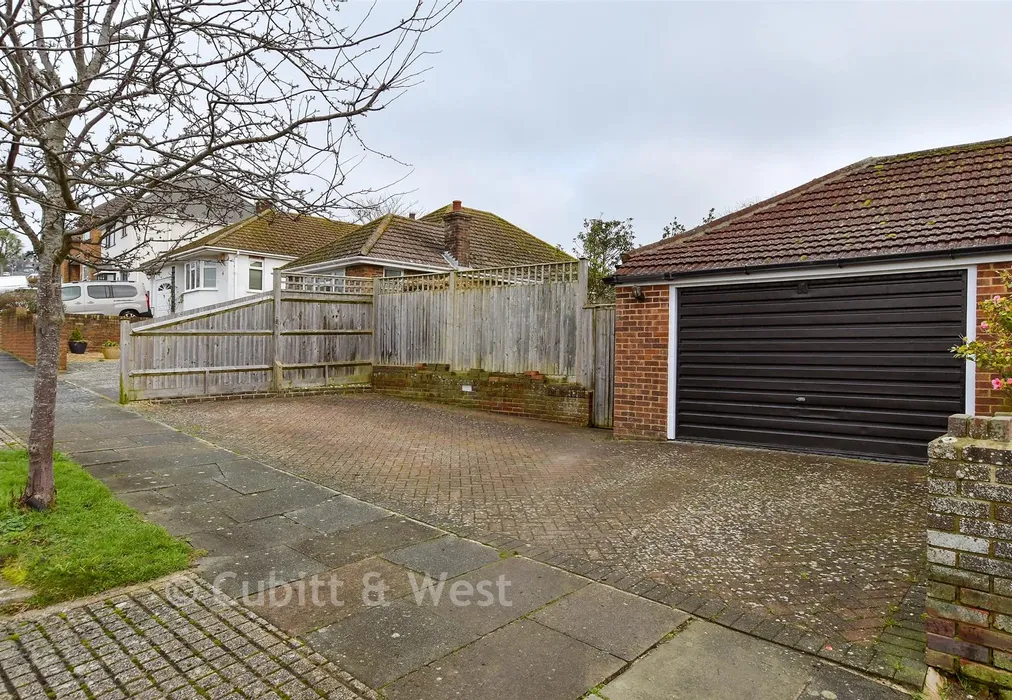 Garage - Cowley Drive, Woodingdean, Brighton, East Sussex - Wards of Kent