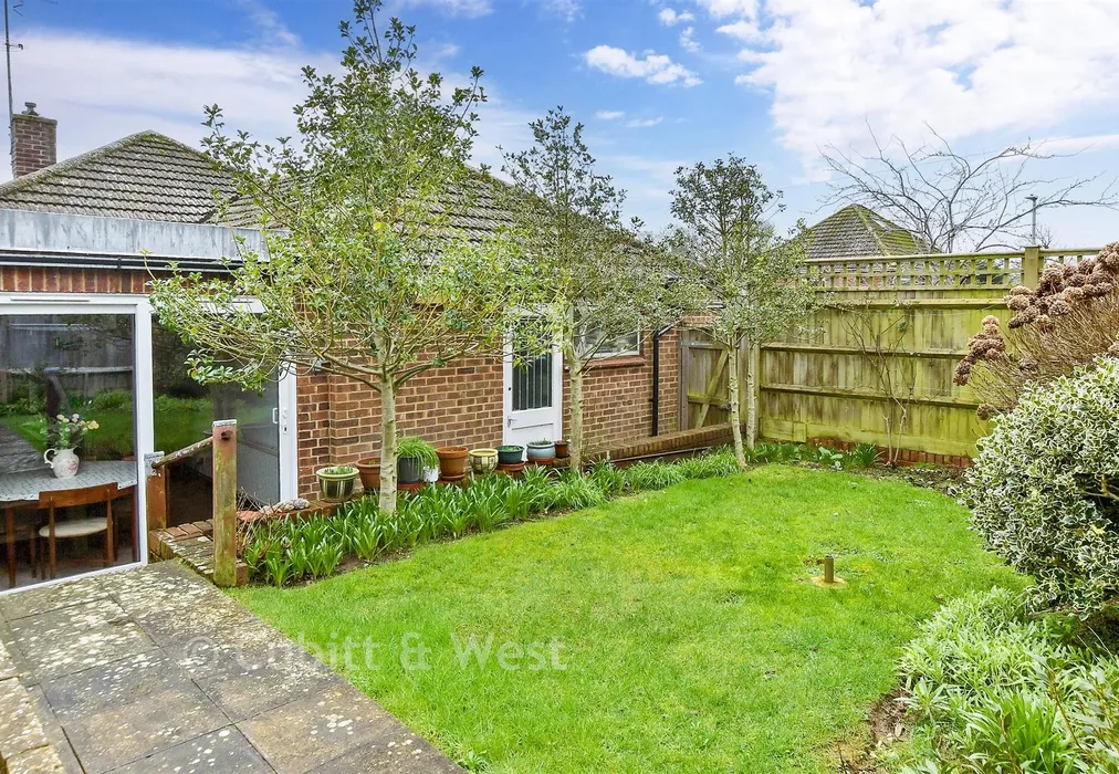 Rear Garden - Cowley Drive, Woodingdean, Brighton, East Sussex - Wards of Kent