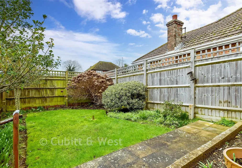 Rear Garden - Cowley Drive, Woodingdean, Brighton, East Sussex - Wards of Kent