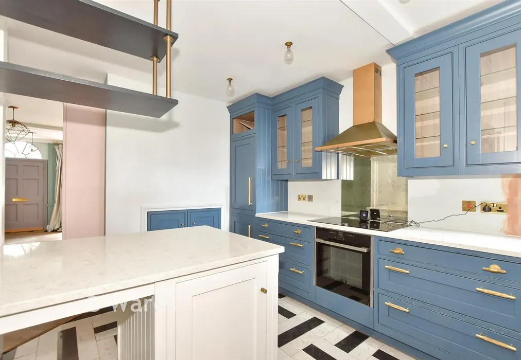 Kitchen - St. Alphege Lane, Canterbury, Kent - Wards of Kent