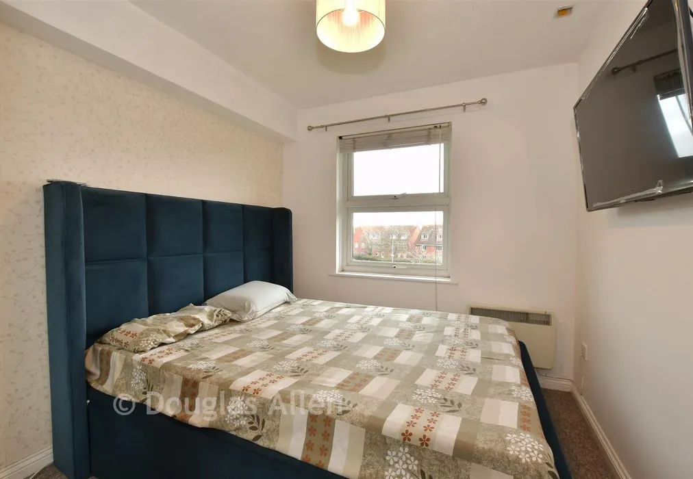 Bedroom - Tallow Gate, South Woodham Ferrers, Chelmsford, Essex - Wards of Kent